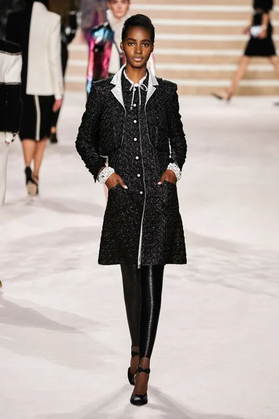 Look 19